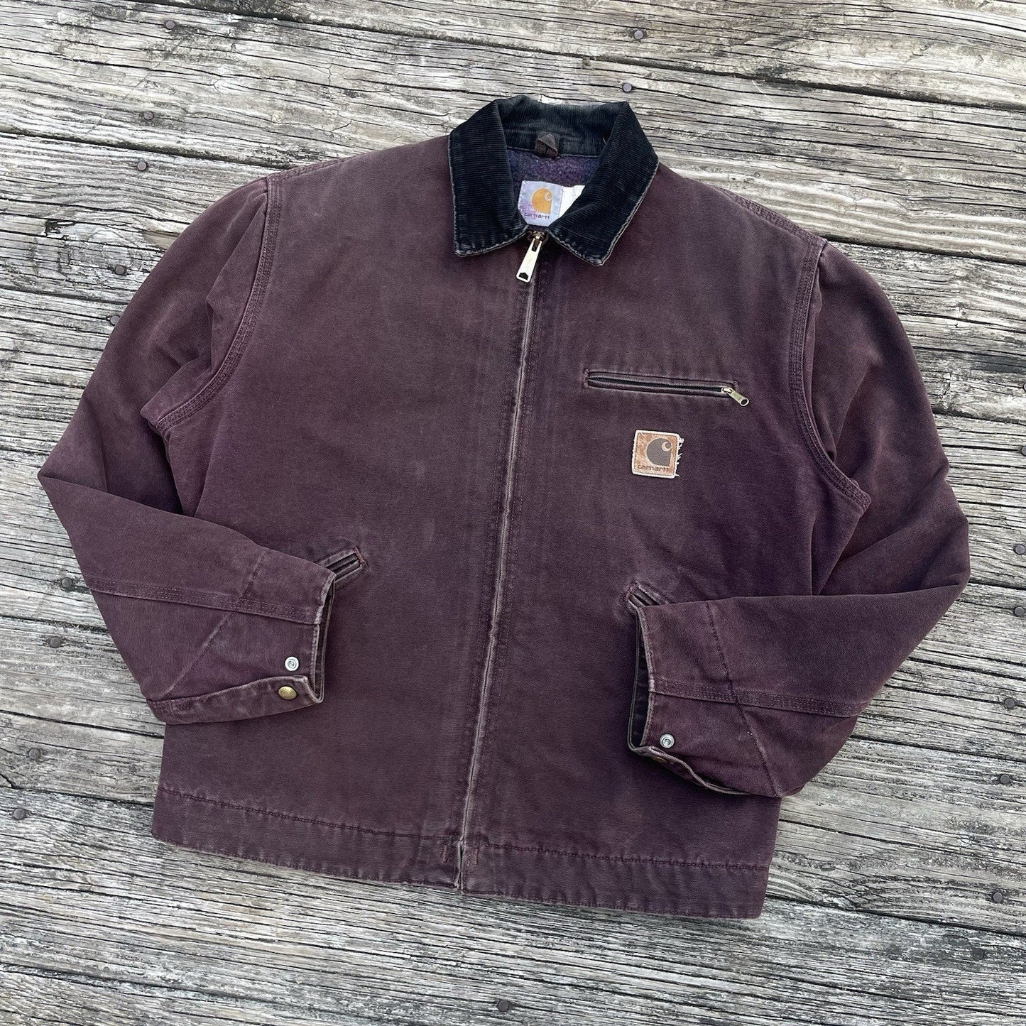 vintage carhartt j43 brg sandstone detroit jacket in burgundy size medium