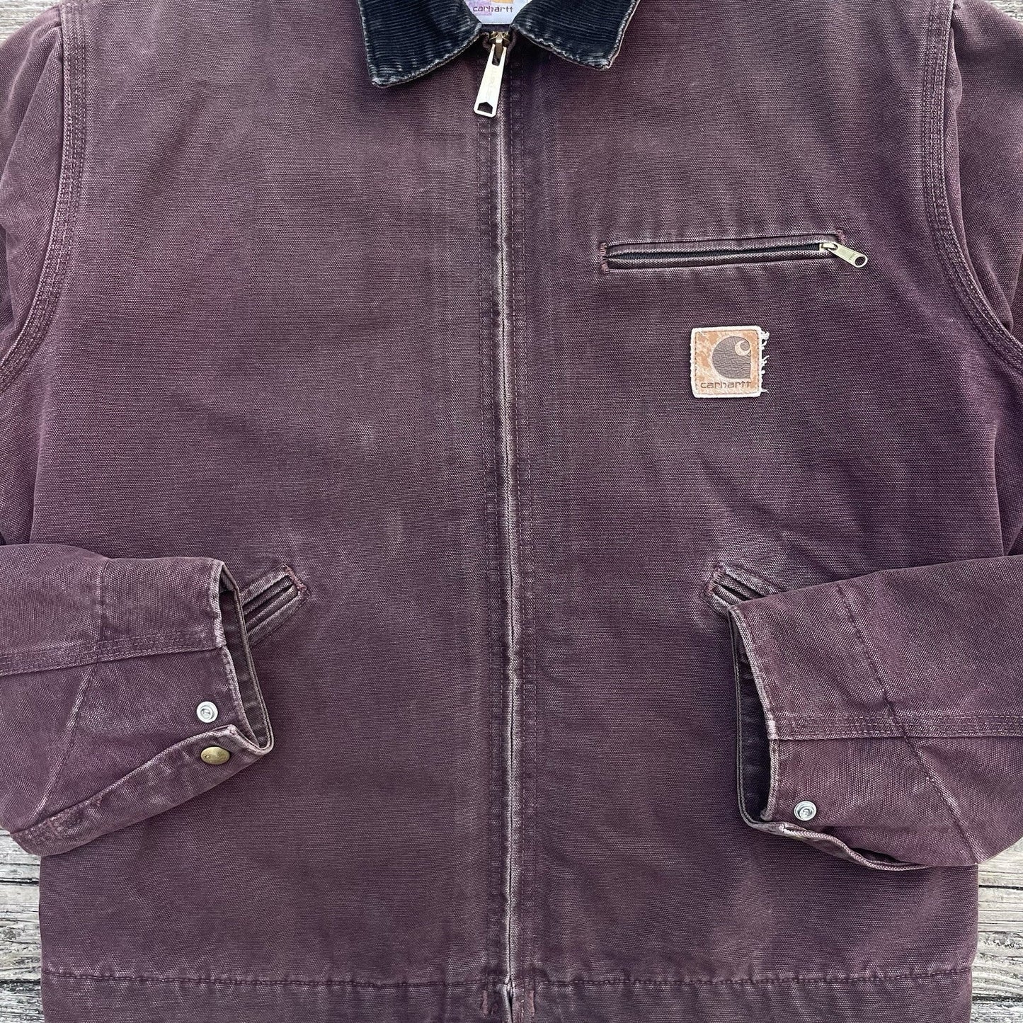 vintage carhartt j43 brg sandstone detroit jacket in burgundy size medium