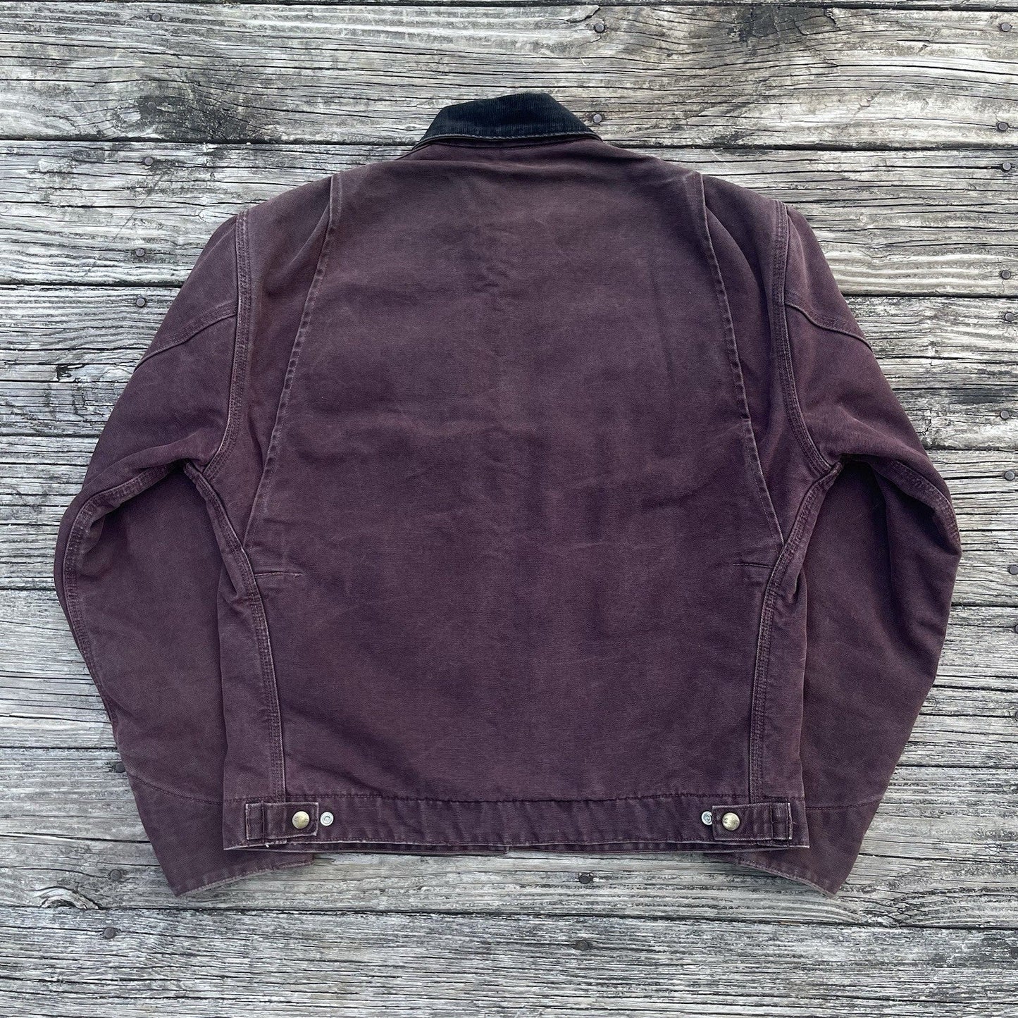 vintage carhartt j43 brg sandstone detroit jacket in burgundy size medium