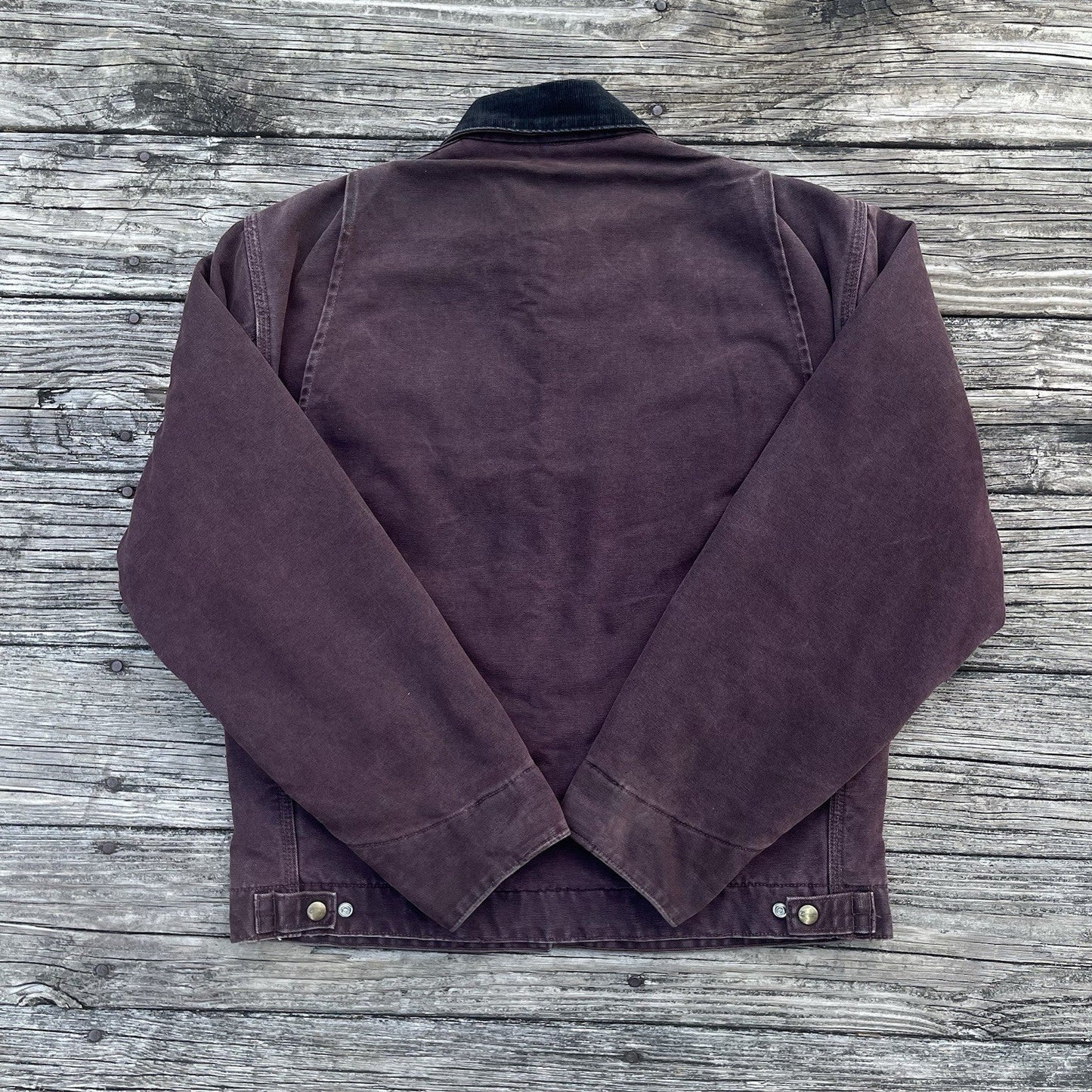 vintage carhartt j43 brg sandstone detroit jacket in burgundy size medium