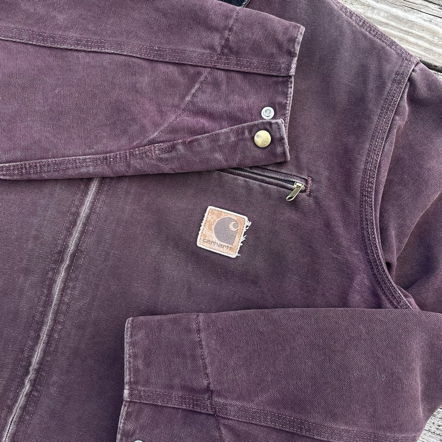 vintage carhartt j43 brg sandstone detroit jacket in burgundy size medium