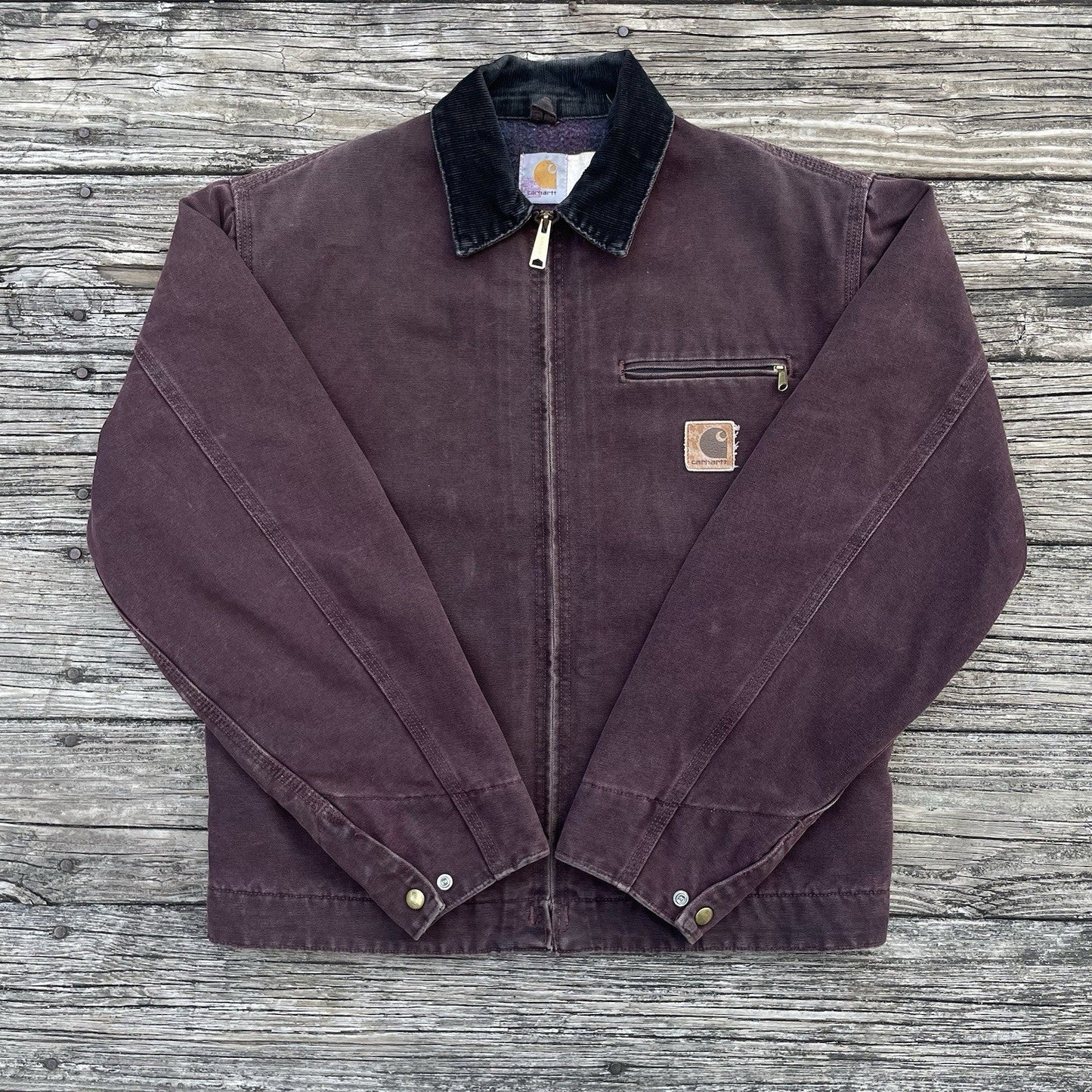 vintage carhartt j43 brg sandstone detroit jacket in burgundy size medium